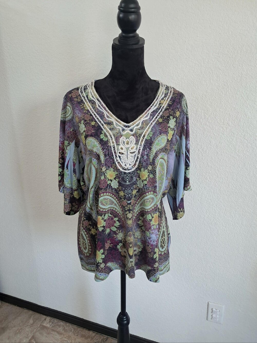 Dressbarn Boho Fairycore Paisley Top Embellished Sequin Kimono Sleeve Blouse